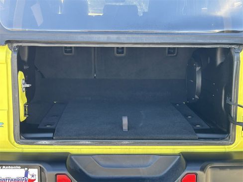 Used 2022 Jeep Wrangler Unlimited Sahara image 13