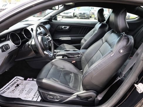 Used 2017 Ford Mustang GT Premium image 15