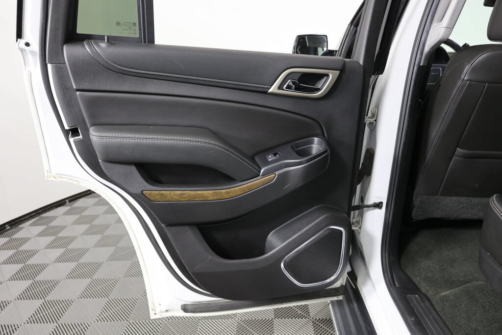 Used 2018 GMC Yukon Denali w/ Open Road Package AWD/4WD image 18