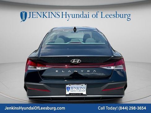 New 2026 Hyundai Elantra SE FWD image 6