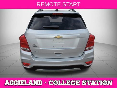 Used 2022 Chevrolet Trax LT w/ LT Convenience Package FWD image 5