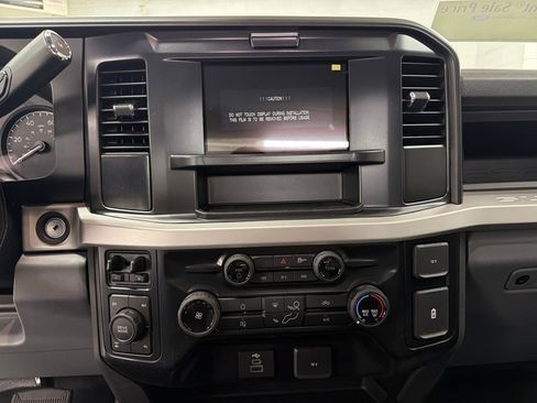 New 2026 Ford F250 XL w/ XL Chrome Package image 21