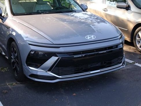 Used 2024 Hyundai Sonata SEL FWD image 2