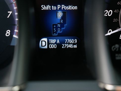 Used 2017 Toyota Avalon Limited w/ Four Season Package FWD image 35