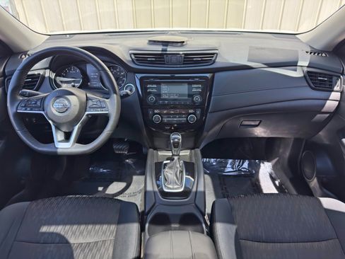 Used 2017 Nissan Rogue SV FWD image 12