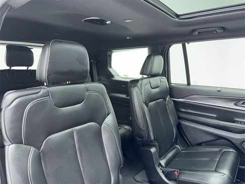 Used 2024 Jeep Grand Cherokee L Limited w/ Luxury Tech Group II image 53