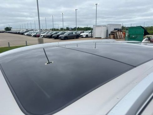 Used 2023 Nissan Rogue Platinum FWD image 12