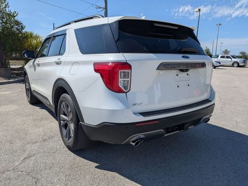 Used 2023 Ford Explorer XLT w/ Equipment Group 202A RWD image 6