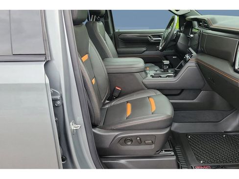 Used 2025 GMC Sierra 1500 AT4 w/ Technology Package AWD/4WD image 21