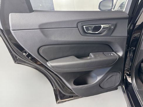 Used 2025 Volvo XC60 B5 Plus image 26