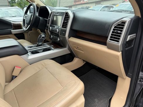 Used 2015 Ford F150 Lariat w/ Equipment Group 502A Luxury RWD image 17