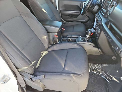 Used 2023 Jeep Wrangler Unlimited w/ Cold Weather Group image 20