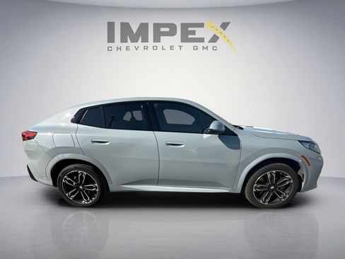 Used 2025 BMW X2 xDrive28i AWD/4WD image 6