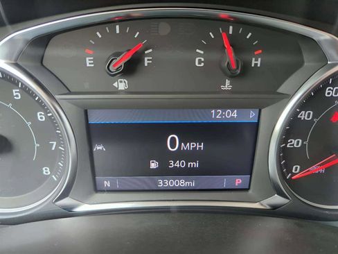 Used 2024 GMC Terrain SLT image 11