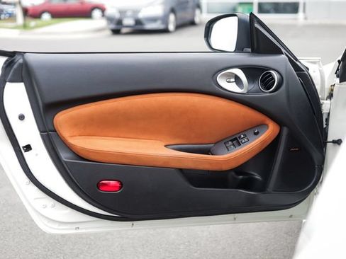Used 2016 Nissan 370Z Touring RWD image 50