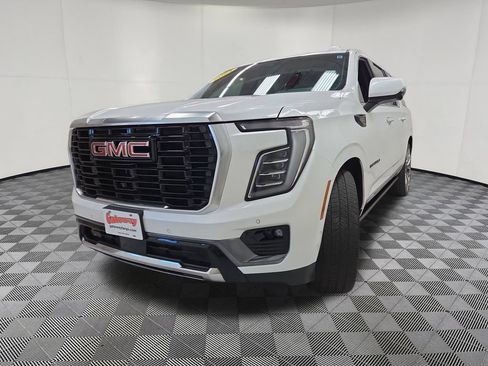Used 2025 GMC Yukon XL Denali Ultimate AWD/4WD image 7
