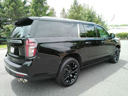 Certified 2023 Chevrolet Suburban High Country AWD/4WD image 6