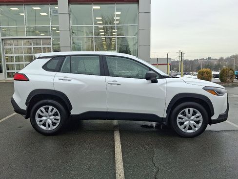 Certified 2024 Toyota Corolla Cross L image 7