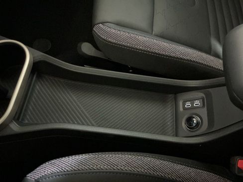 Certified 2025 MINI Cooper 2-Door Hardtop image 13