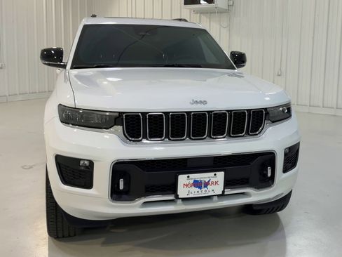 Used 2025 Jeep Grand Cherokee L Overland AWD/4WD image 4