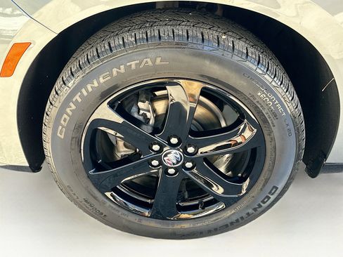 Used 2024 Buick Enclave Essence w/ Sport Touring Edition image 32