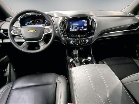 Used 2023 Chevrolet Traverse LT w/ LT Premium Package image 8