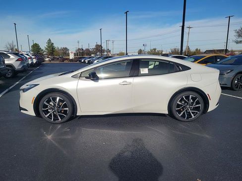 New 2026 Toyota Prius Plug-In Hybrid image 8