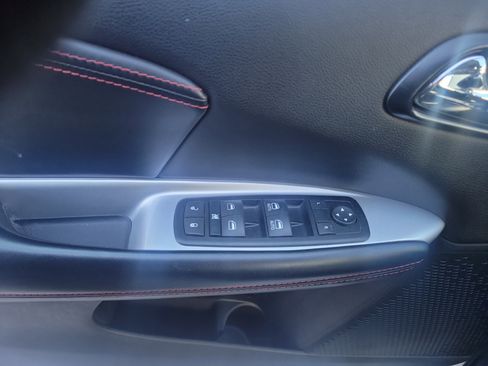 Used 2015 Dodge Journey R/T w/ Flexible Seating Group image 15