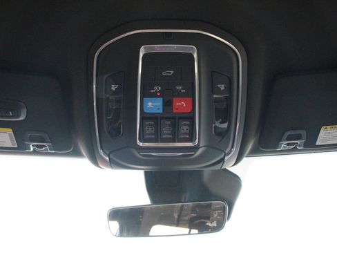 New 2026 Jeep Grand Cherokee Limited w/ Limited Altitude Package AWD/4WD image 24