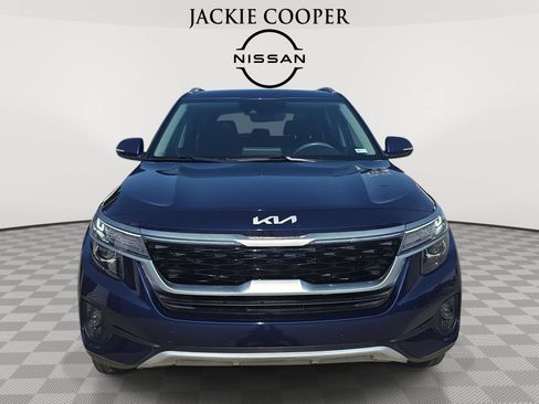 Used 2022 Kia Seltos EX AWD/4WD image 2