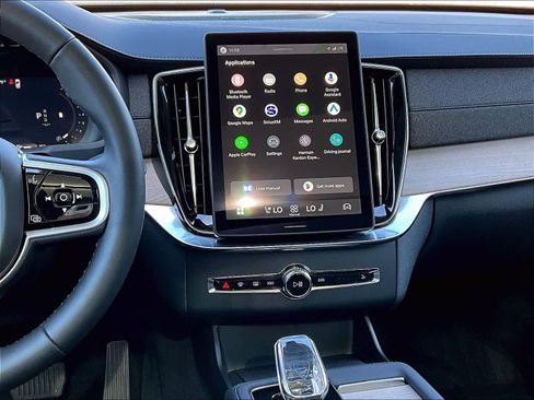 Used 2026 Volvo XC90 B6 Plus w/ Protection Package image 9