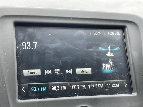 Used 2017 Chevrolet Malibu LT image 13