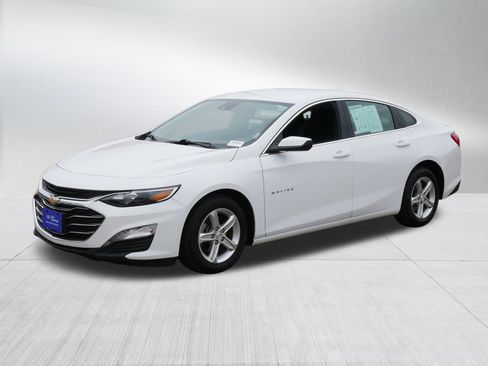 Used 2024 Chevrolet Malibu LT FWD image 3