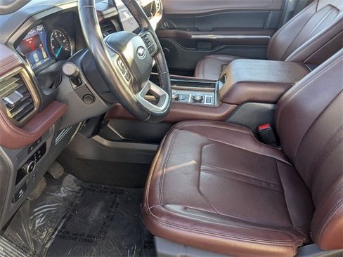 Used 2024 Ford Expedition Limited image 16