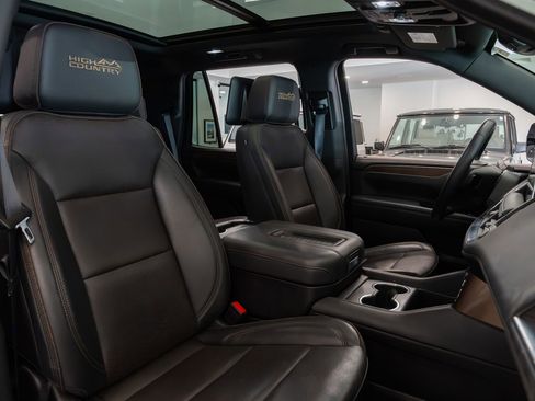 Used 2024 Chevrolet Tahoe High Country w/ Advanced Technology Package AWD/4WD image 18