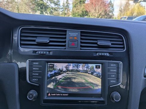 Used 2017 Volkswagen GTI Sport image 13