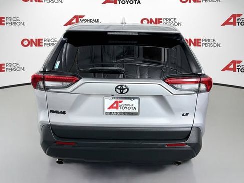 Used 2022 Toyota RAV4 LE FWD image 6
