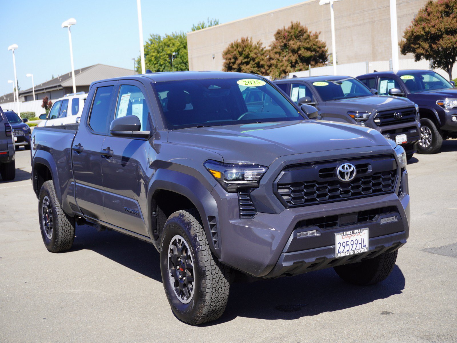 Used 2025 Toyota Tacoma TRD Off-Road AWD/4WD image 1