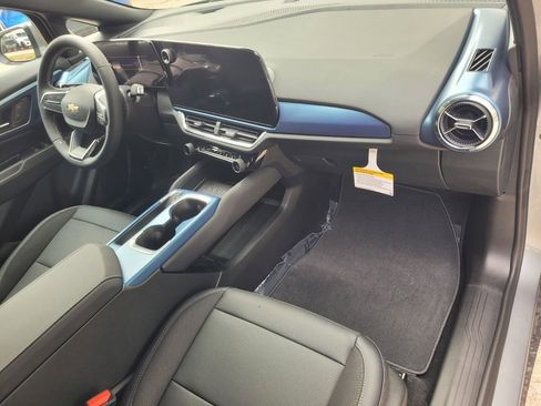 New 2026 Chevrolet Equinox EV LT image 15