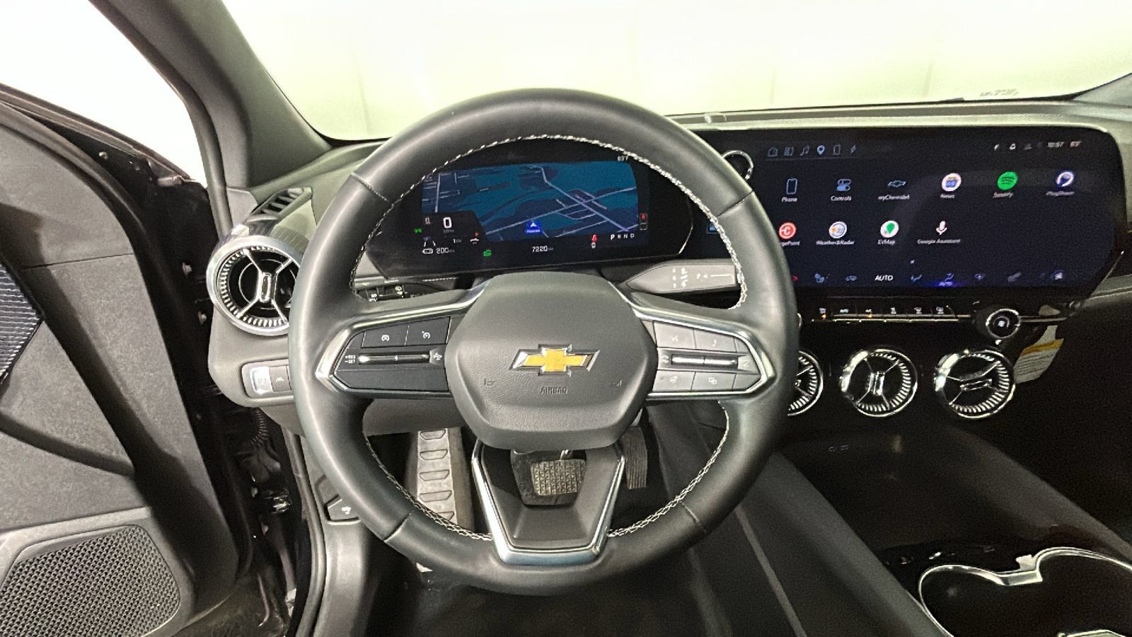 Used 2024 Chevrolet Blazer EV LT AWD/4WD image 18
