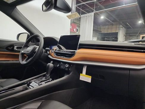 New 2025 Jeep Compass Limited w/ Elite Group AWD/4WD image 31
