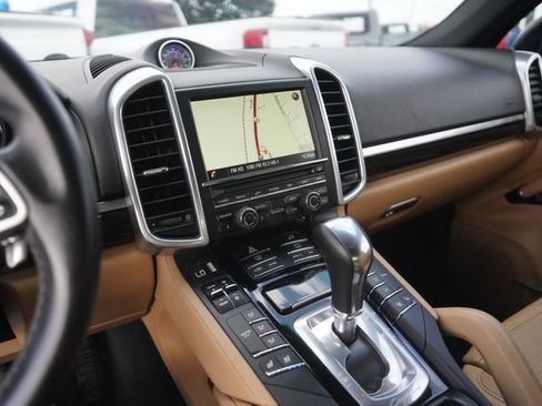 Used 2016 Porsche Cayenne AWD/4WD image 27