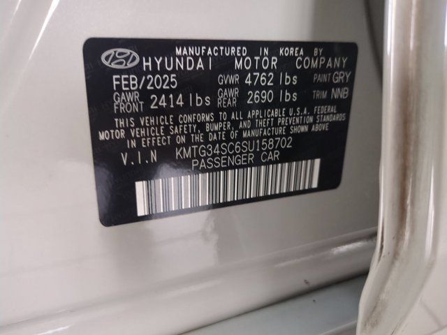 Used 2025 Genesis G70 2.5T RWD image 32
