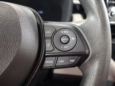 Used 2020 Toyota Corolla LE image 18