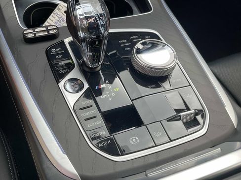 Used 2021 BMW X7 M50i image 26