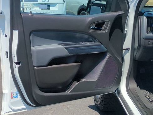 Used 2022 Chevrolet Colorado Z71 AWD/4WD image 12