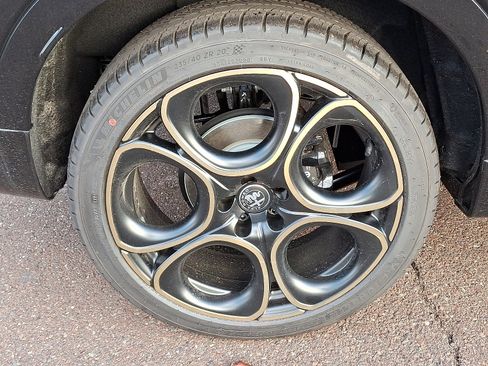 New 2025 Alfa Romeo Tonale image 5