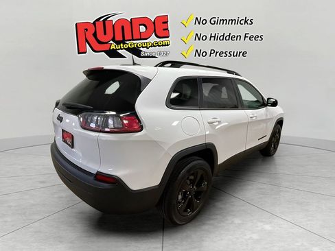 Used 2023 Jeep Cherokee Altitude Lux image 5
