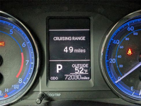 Used 2018 Toyota Corolla LE image 16