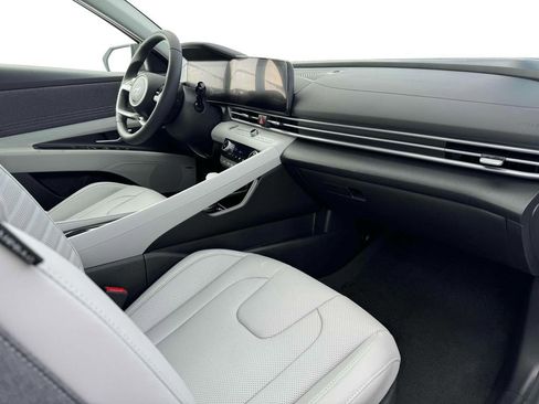 New 2025 Hyundai Elantra Limited image 15